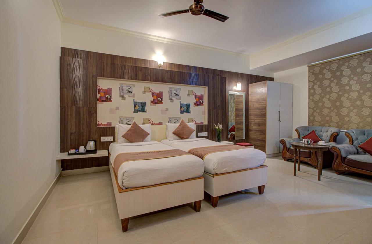 Hotel Royal Classio, Bangalore Extérieur photo