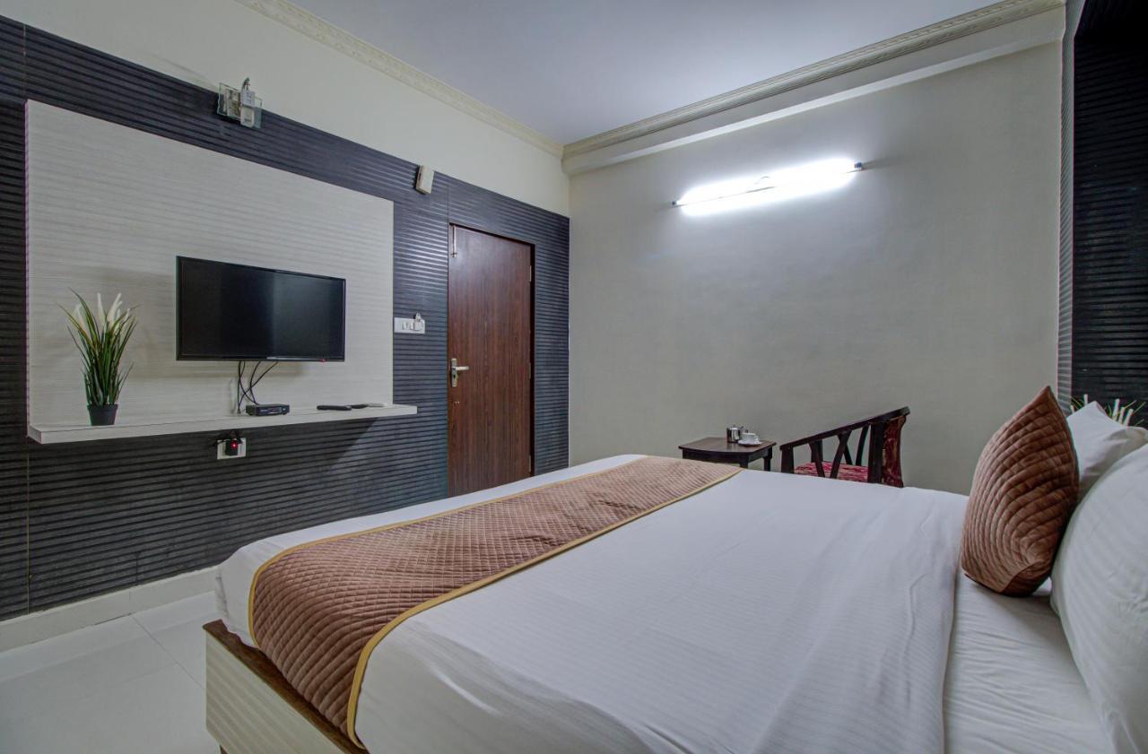 Hotel Royal Classio, Bangalore Extérieur photo