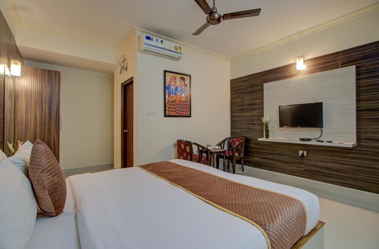 Hotel Royal Classio, Bangalore Extérieur photo