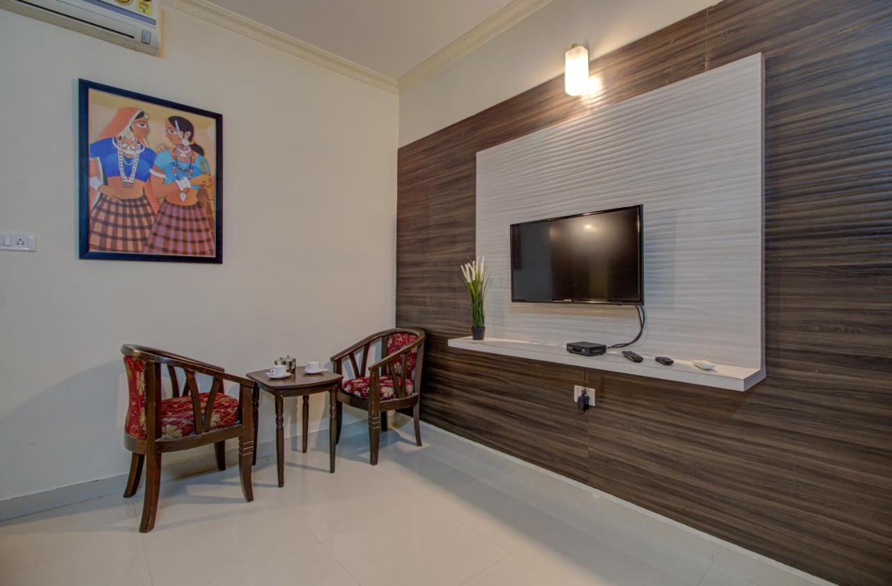 Hotel Royal Classio, Bangalore Extérieur photo